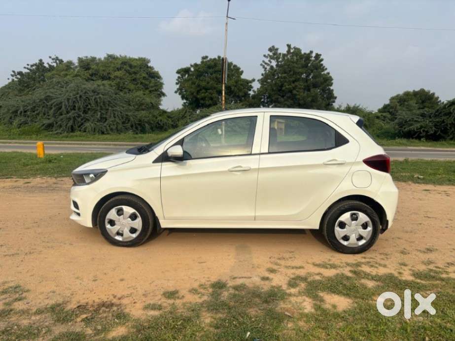 Tata Tiago 1.2 Revotron Xt (o), 2021, Petrol