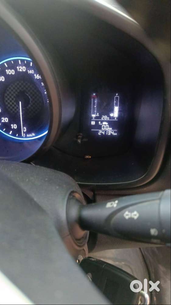 Hyundai Venue 2020 Petrol Top Model 24134 Km Driven