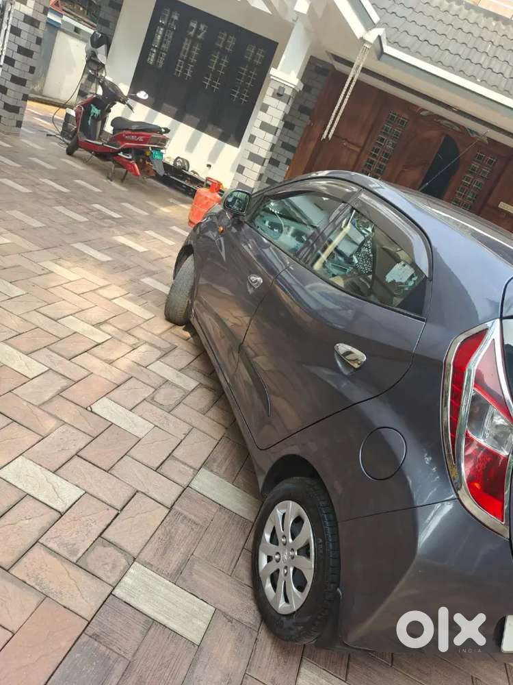 Hyundai Eon 2014 Last Model Petrol 100000 Km Driven