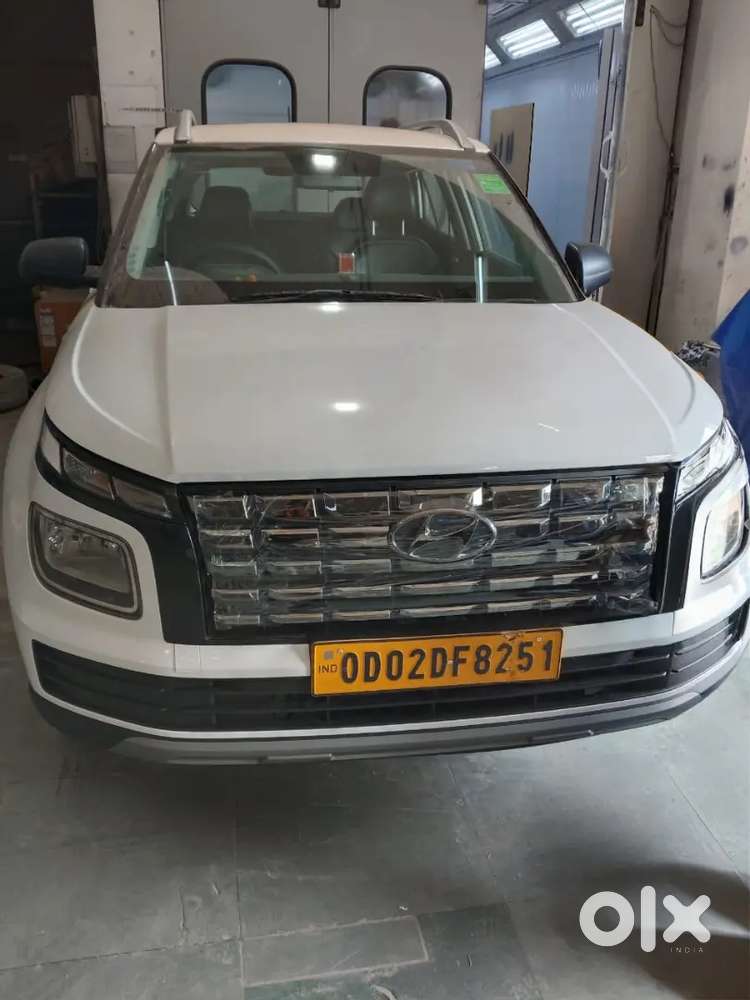 Hyundai Venue 2025 Petrol 10000 Km Driven