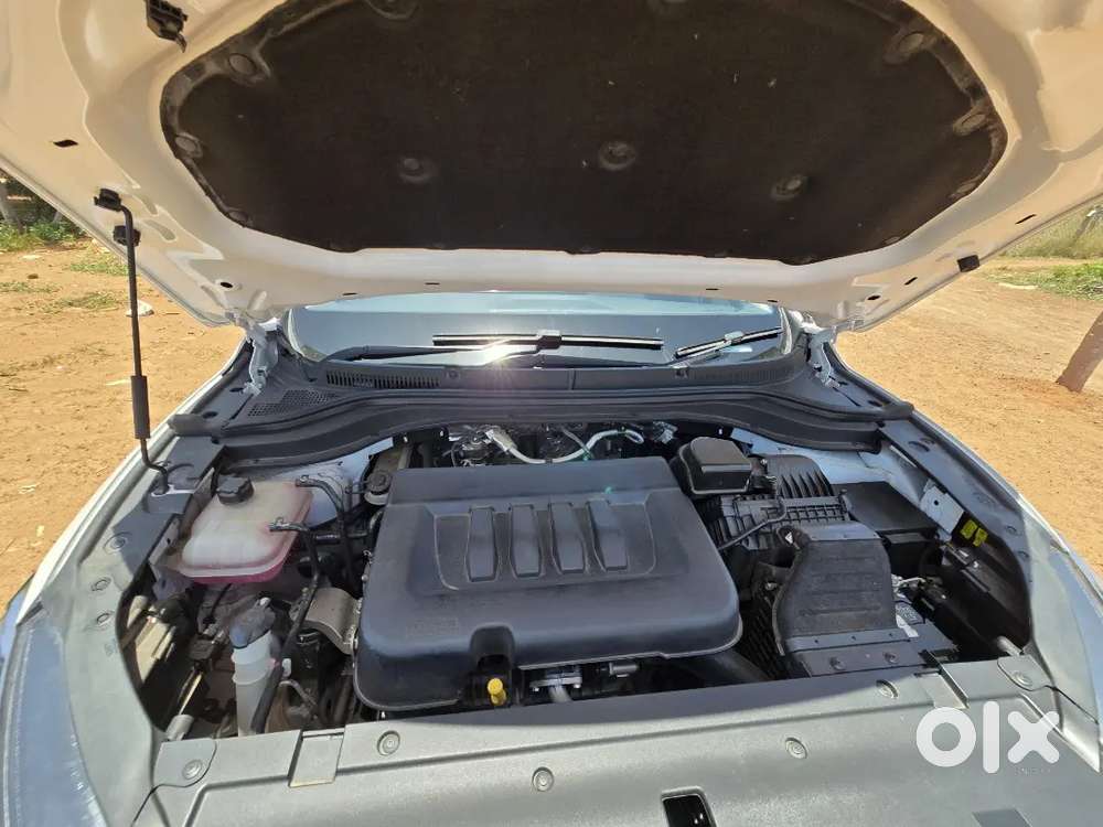 Mahindra Xuv700 Ax7l Diesel Mt 2025