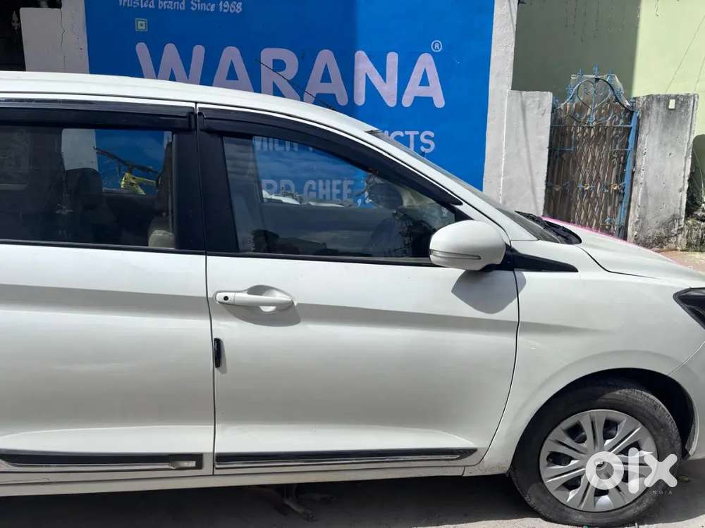 Maruti Ertiga Vxi At 2025