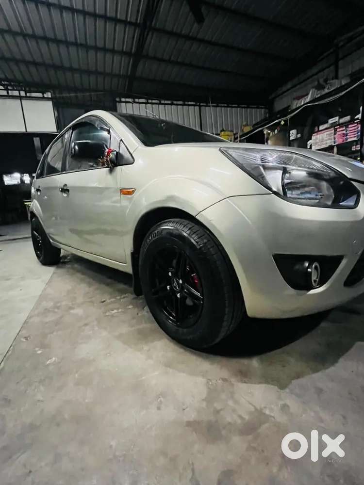 Ford Figo 2011 Petrol 65000 Km Driven