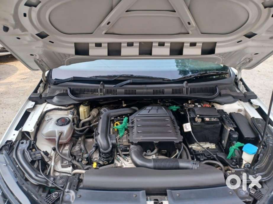 Skoda Slavia Style 1.0l Tsi Mt, 2022, Petrol