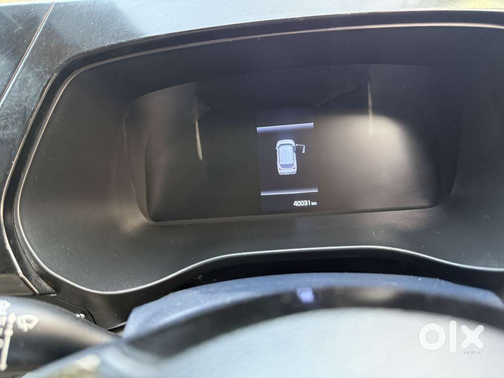 Kia Carens Luxury (o)1.5 Diesel At 7 Str, 2022, Diesel