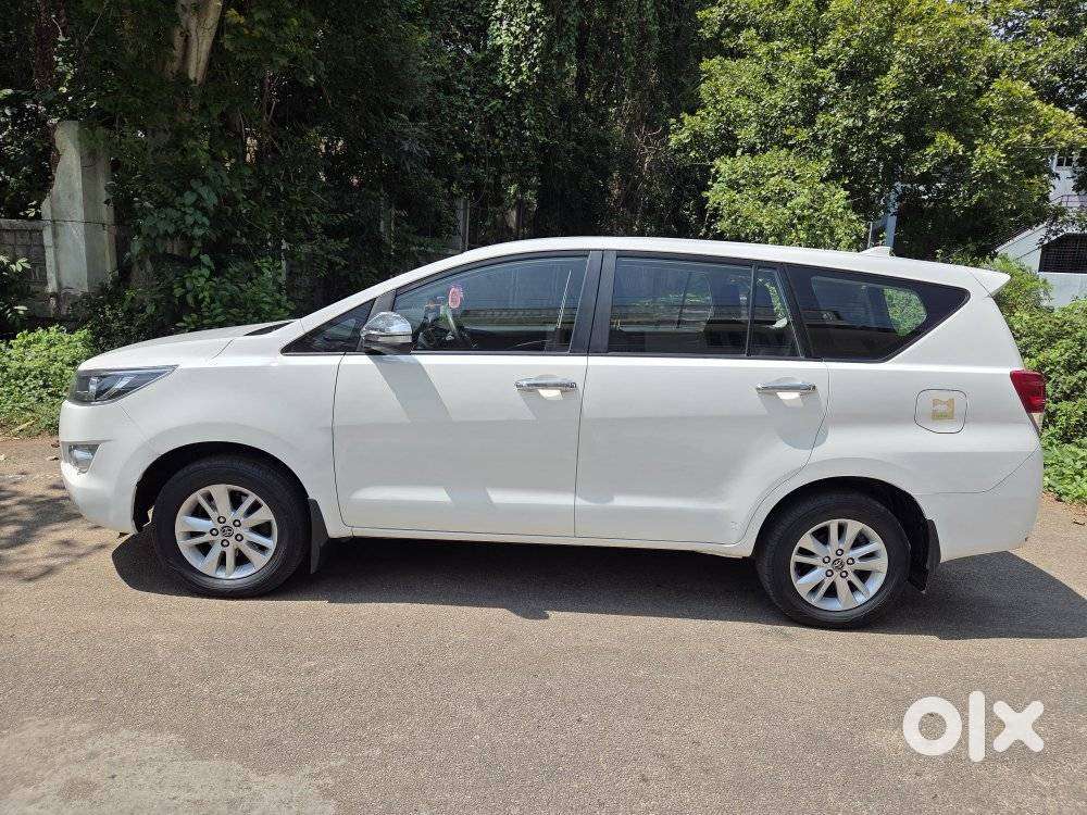 Toyota Innova Crysta 2.8 Gx At, 2016, Diesel