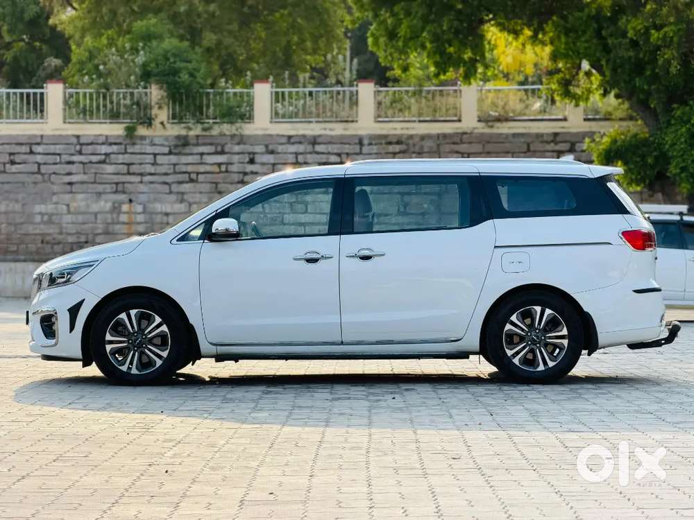 Kia Carnival Limousine 2022 Diesel Just 32000 Km Driven