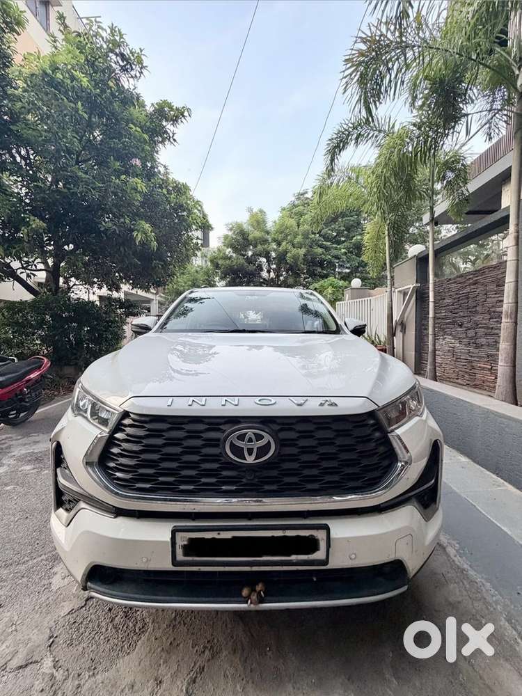 Toyota Innova Hycross 2023