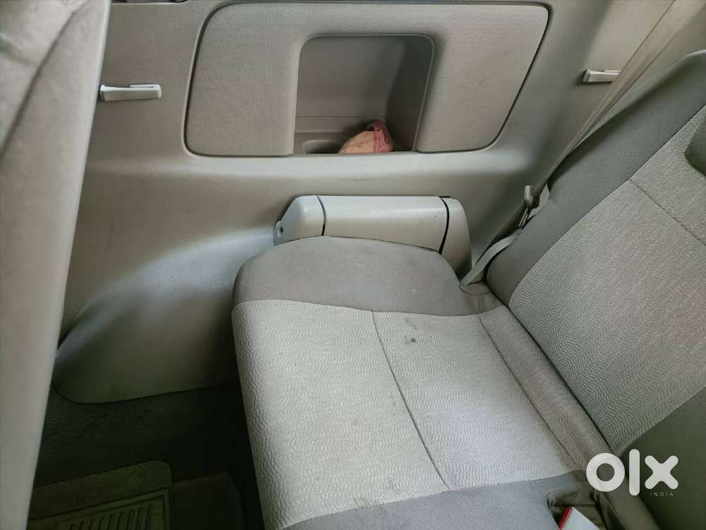 Toyota Innova 2.5 V 2015
