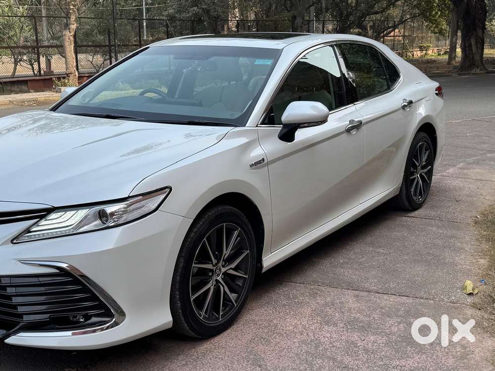 Toyota Camry 2.5 Hybrid, 2023, Petrol