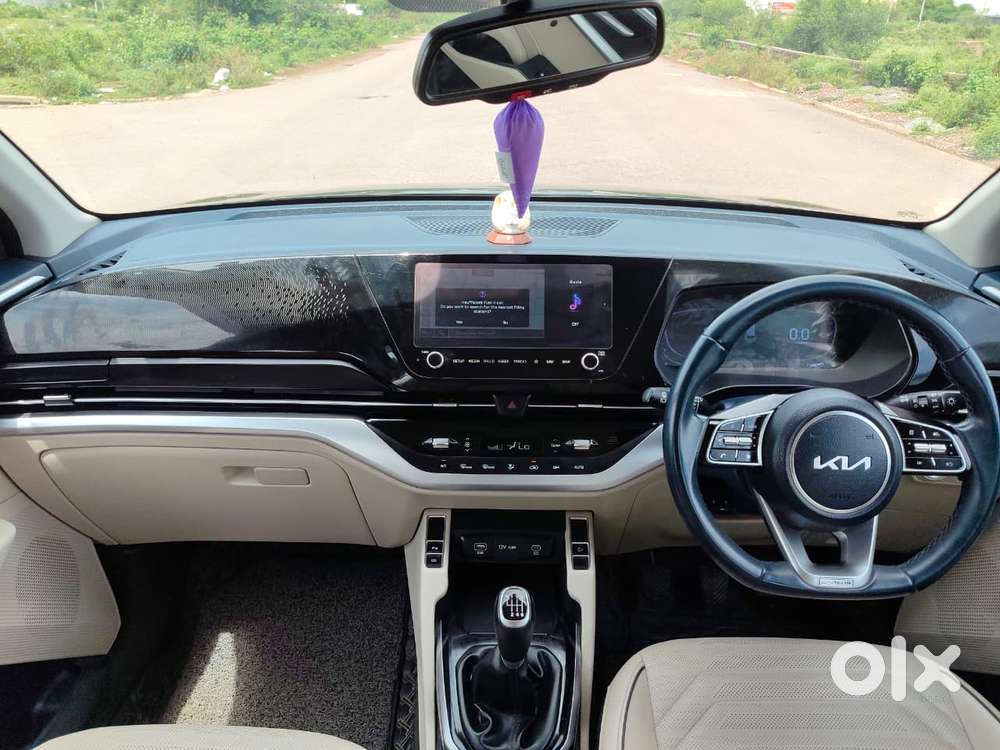 Kia Carens 1.4 Luxury 7 Str, 2022, Petrol
