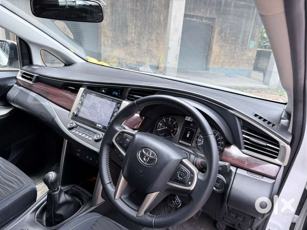 Toyota Innova Crysta 2.4 V 8 Str, 2025, Diesel
