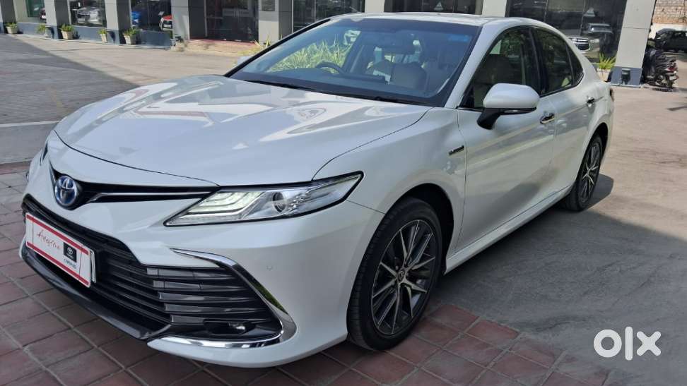 Toyota Camry Hybrid, 2024, Petrol