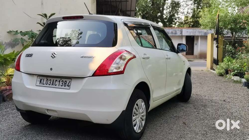 Maruti Suzuki Swift Lxi 2017
