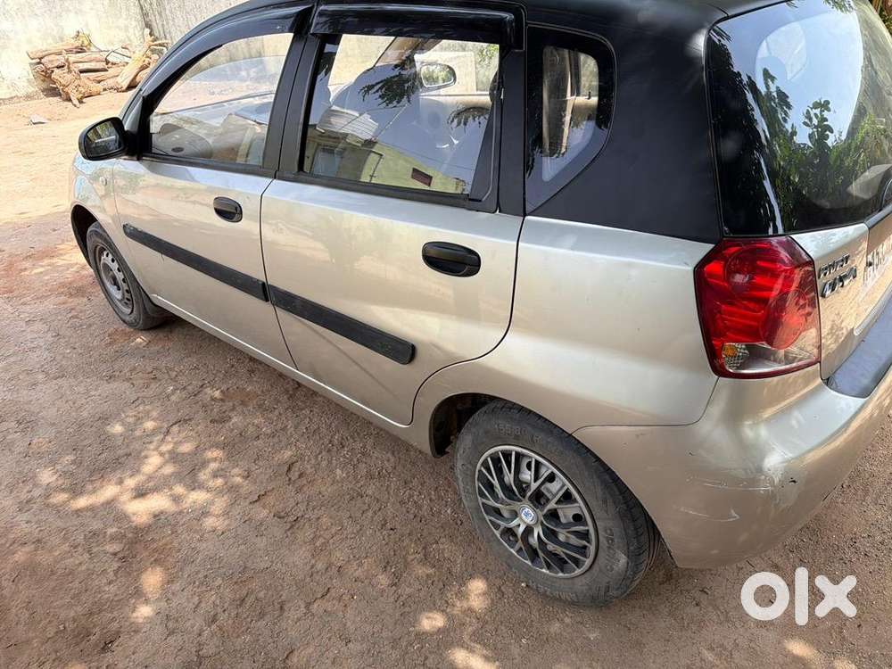 Chevrolet Aveo 2010 Petrol 100000 Km Driven