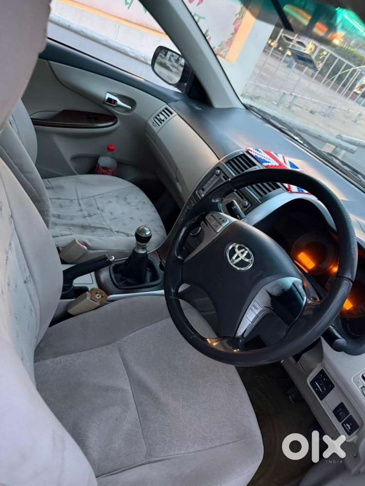 Toyota Car 2nd Owner 2011
