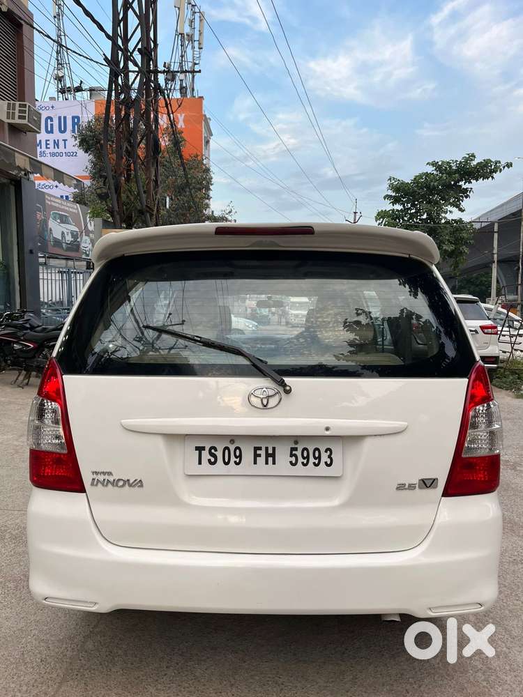 Toyota Innova 2.5 G (diesel) 7 Seater Bs Iv, 2011, Diesel