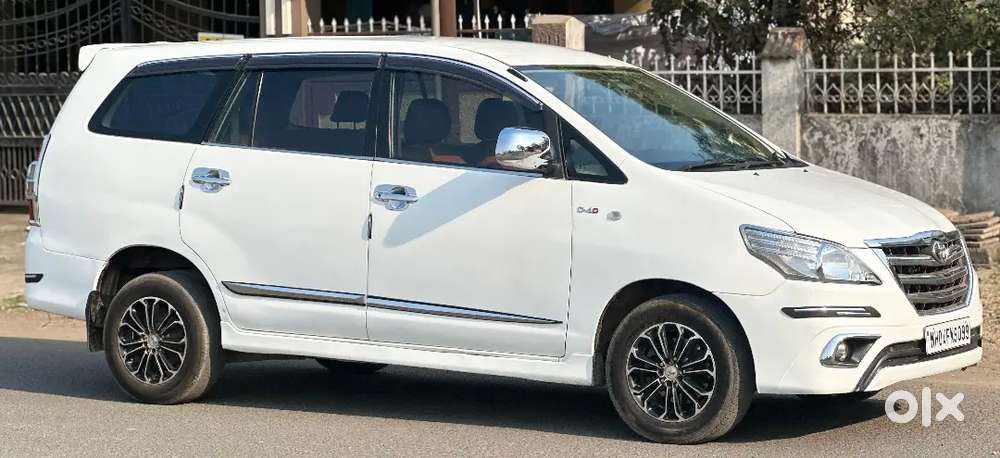 Toyota Innova 2012 Diesel Well Maintained