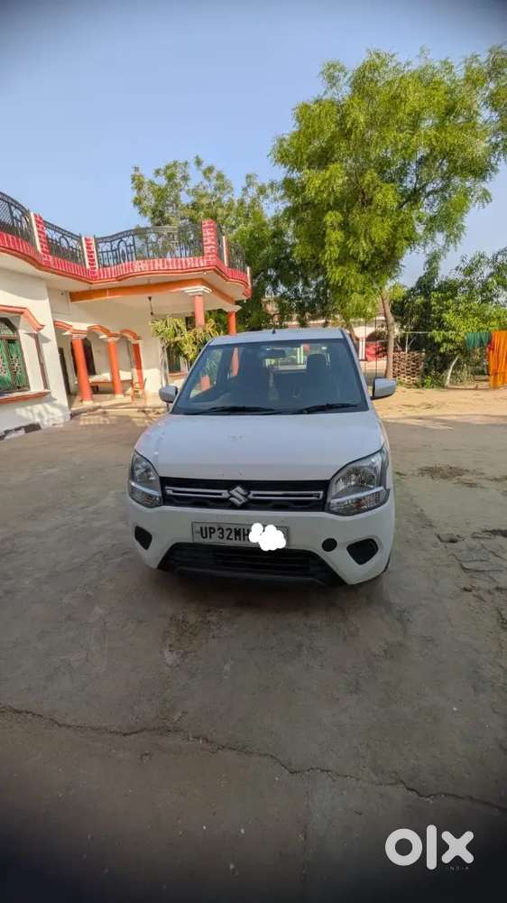 Gaadi Showroom Condition Me Hai Koi Bhi Dent Nhi Hai