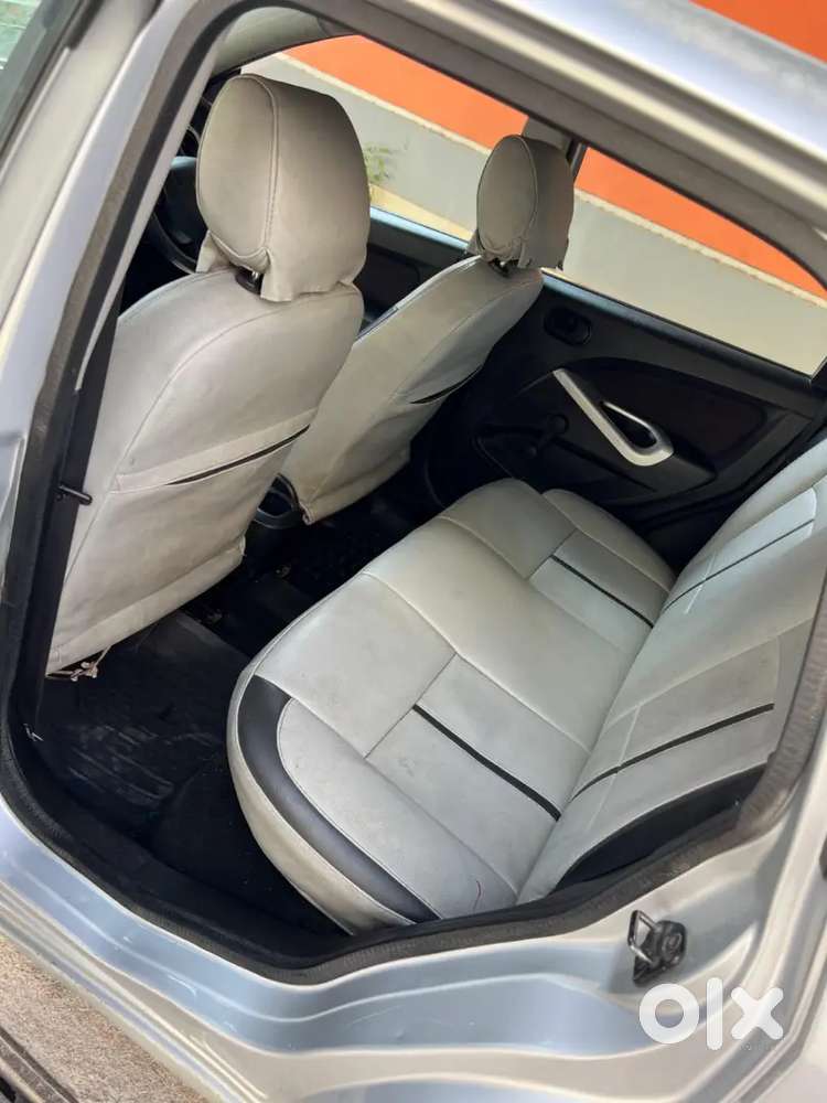 Ford Figo 2010 Silver Well Maintained