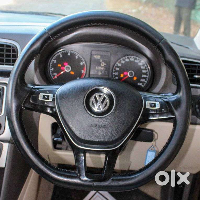 Volkswagen Vento 2010-2013 Petrol Highline, 2015, Petrol