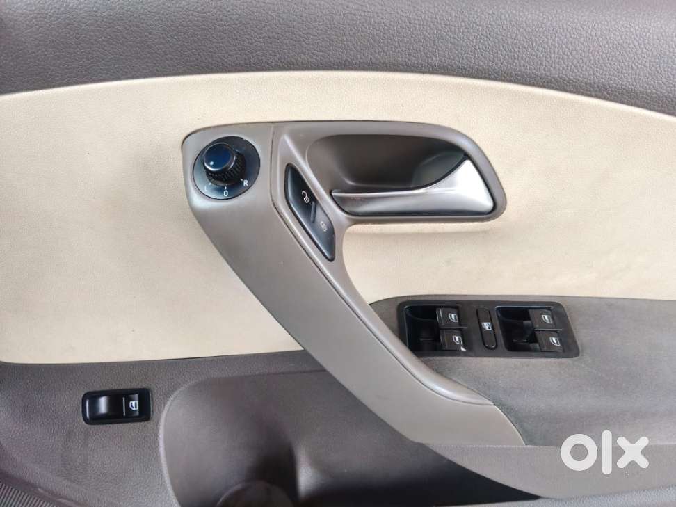 Volkswagen Vento 1.2 Tsi Highline At, 2011, Petrol