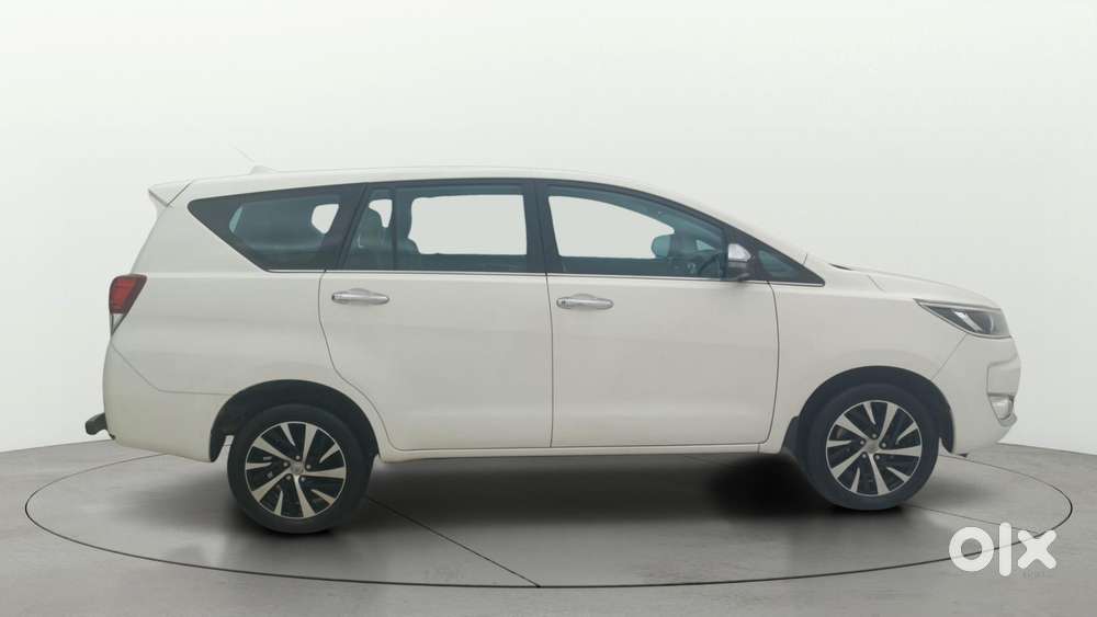 Toyota Innova Crysta 2.4 ZX MT, 2025, Diesel