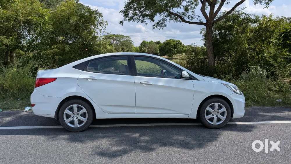 Hyundai Verna 2011 Manual Petrol 82000 Km