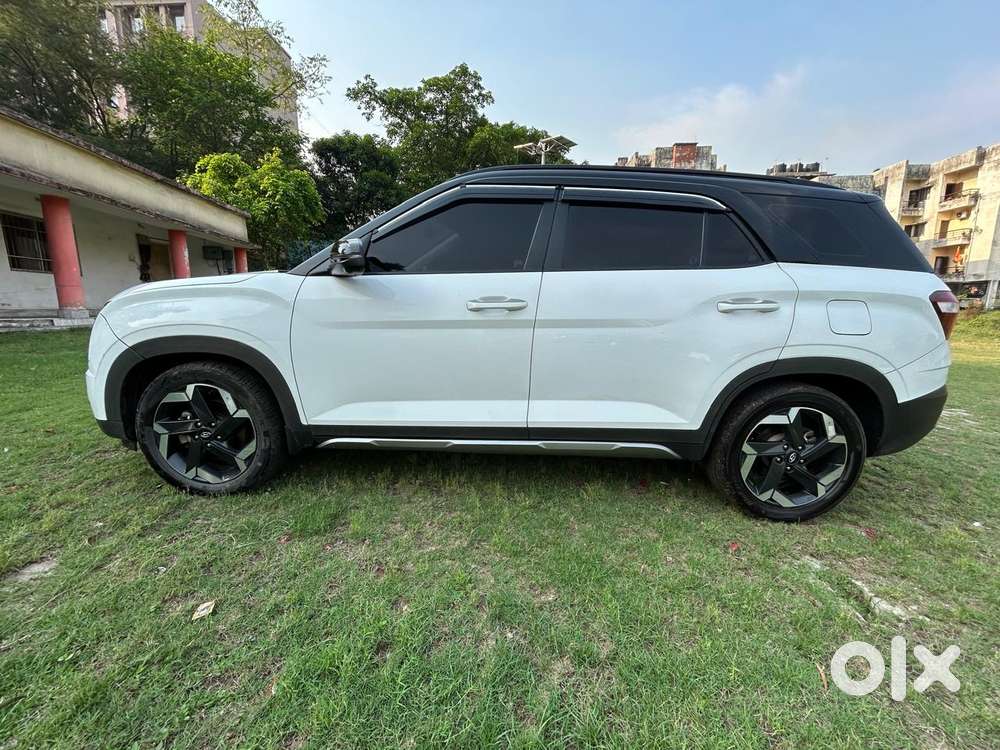 Hyundai Alcazar Signature (o) 7 Seater 1.5 Diesel At Adventure Dual ..