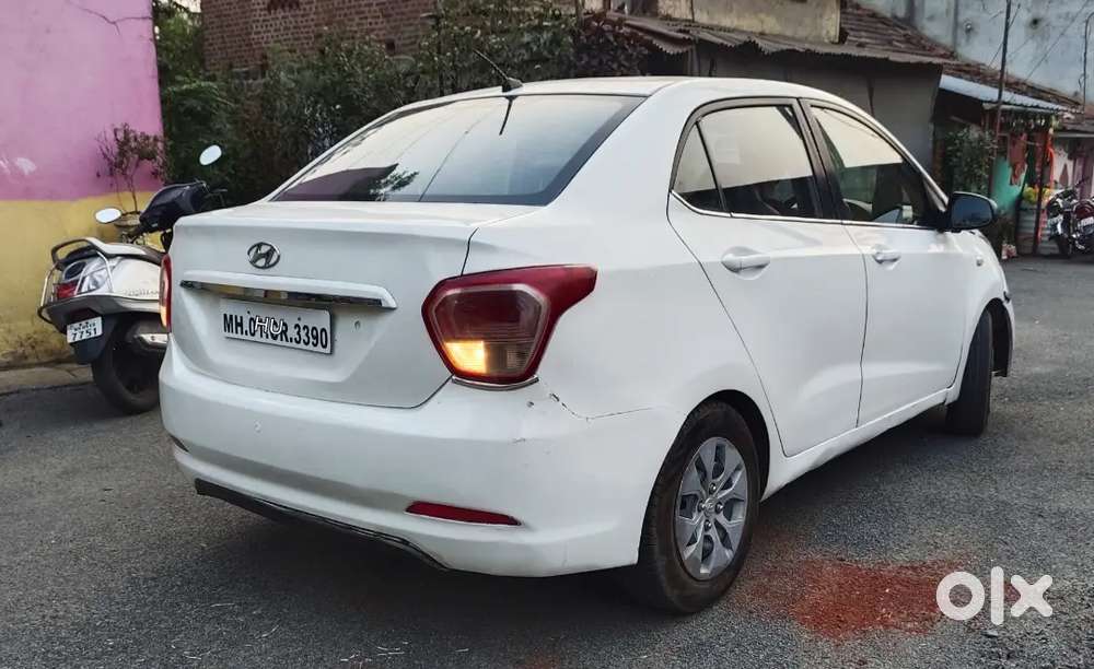 Hyundai Xcent विकली आहे
