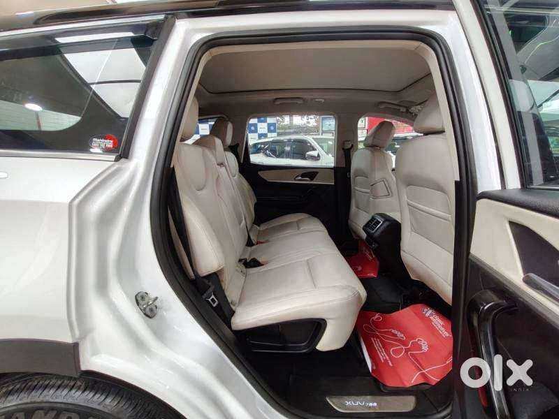 Mahindra Xuv700 2.0 Ax 7 Petrol At Luxury Pack Str, 2024, Petrol