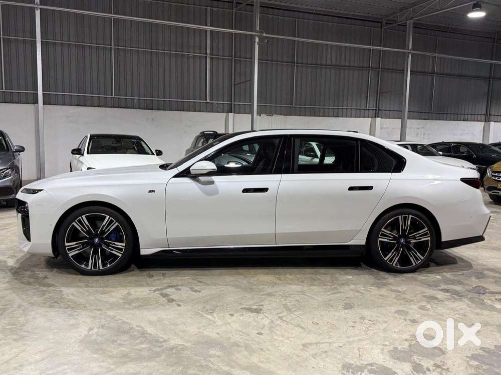 Bmw I7 Xdrive60, 2023, Electric