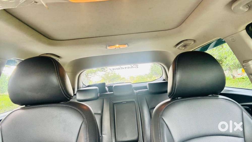 Mahindra Xuv300 Turbosport 2023 Petrol Well Maintained