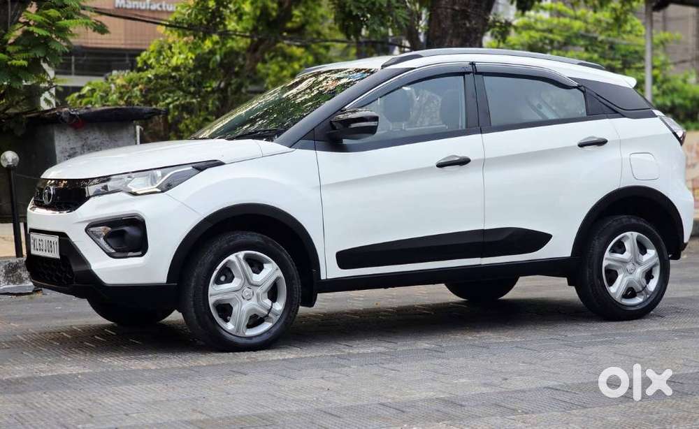 Tata Nexon 1.5 Revotorq Xma Plus (s) Amt, 2022, Petrol