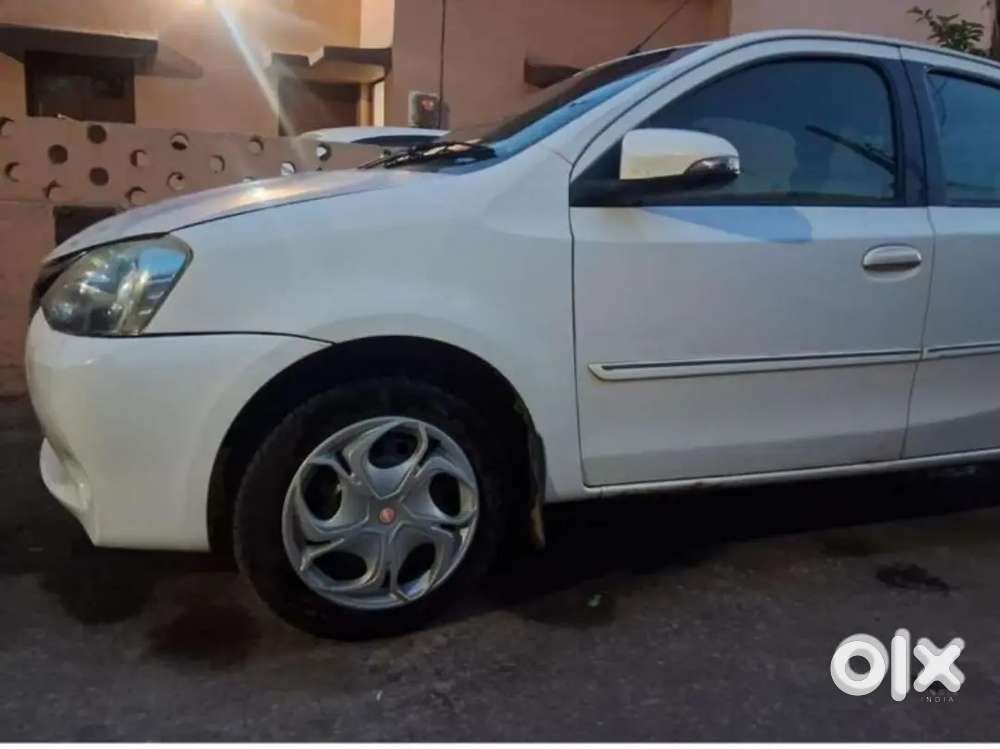 Toyota Etios 1.5 V 2016
