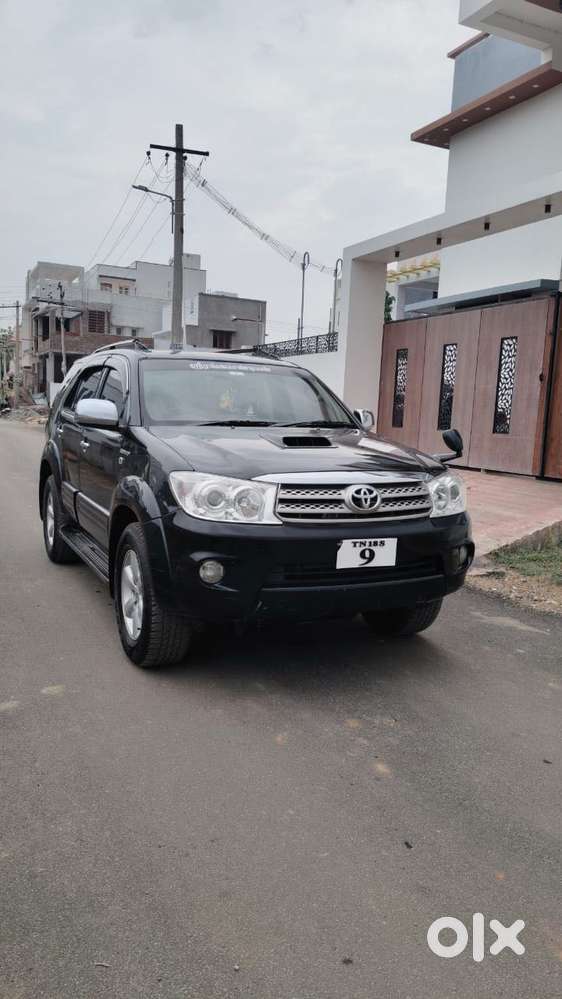 Toyota Fortuner 4x4 Manual Limited Edition, 2011, Diesel