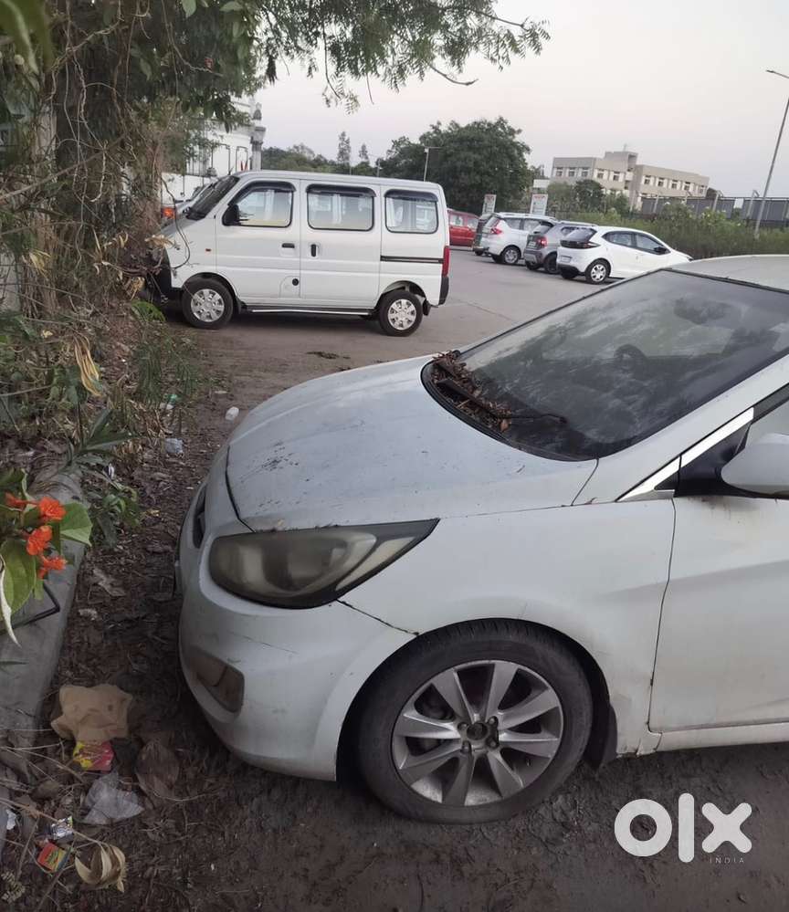 Hyundai Fluidic Verna 2012