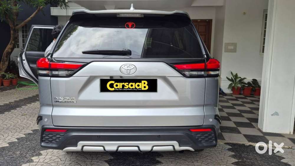 Toyota Innova Hycross, 2023, Petrol
