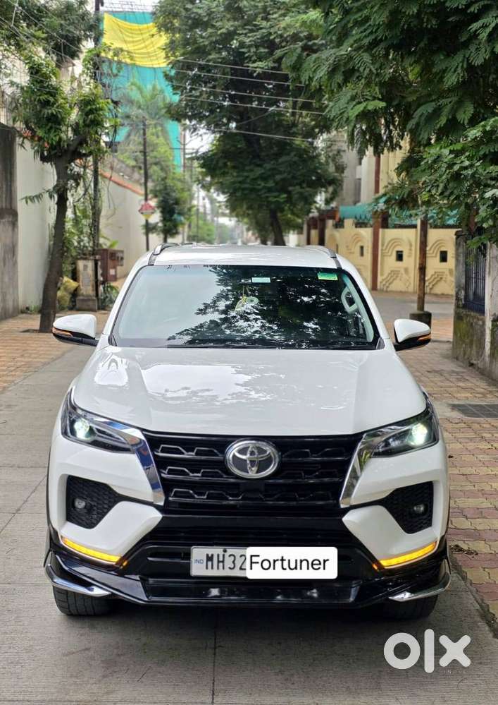 Toyota Fortuner 4x2 Manual   Year :- 2021 Ownership :- 1st Km :- 91000