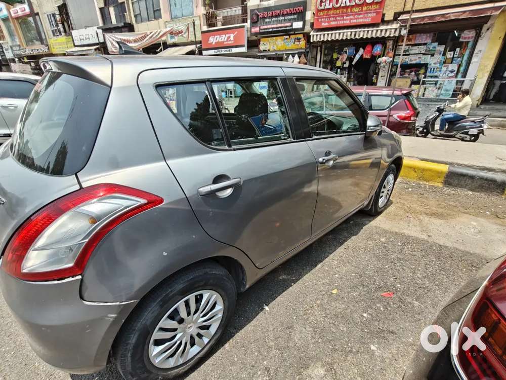 2016 Maruti Swift Vxi Petrol  1st Owner  Delhi  82,000 Km New Tyre