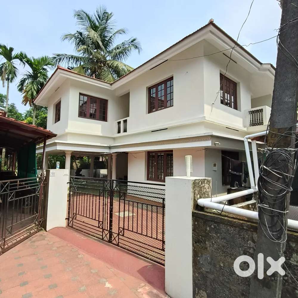 4bhk independent house for sale in Tripunithura Eroor
