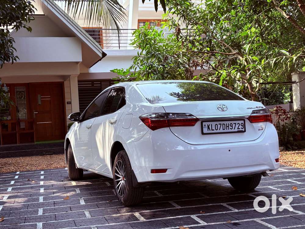 Toyota Corolla Altis 2013-2017 D-4d J, 2017, Diesel