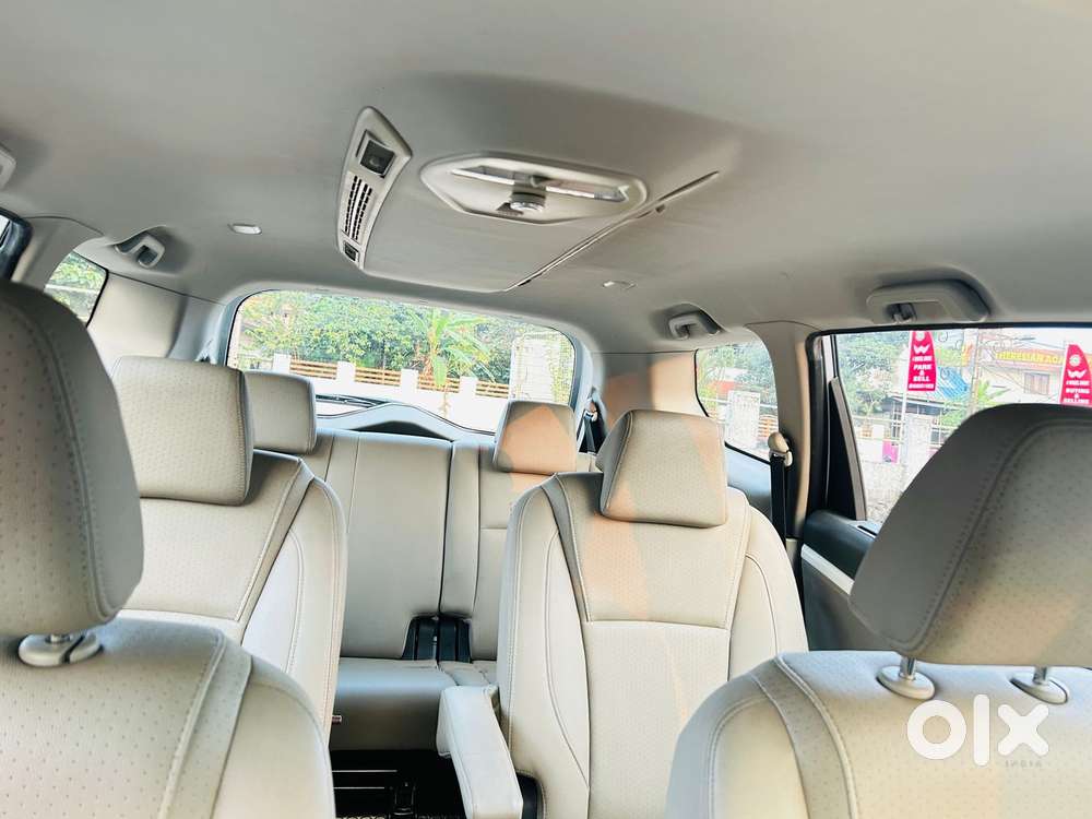 Mahindra Marazzo M8, 2018, Diesel