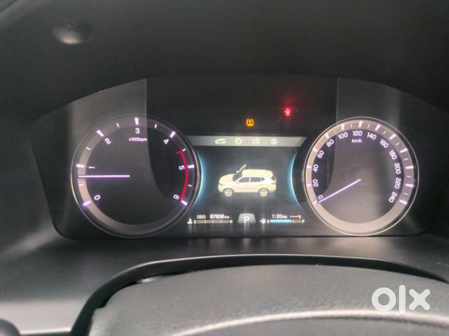 Mahindra Alturas G4 4wd At, 2018, Diesel