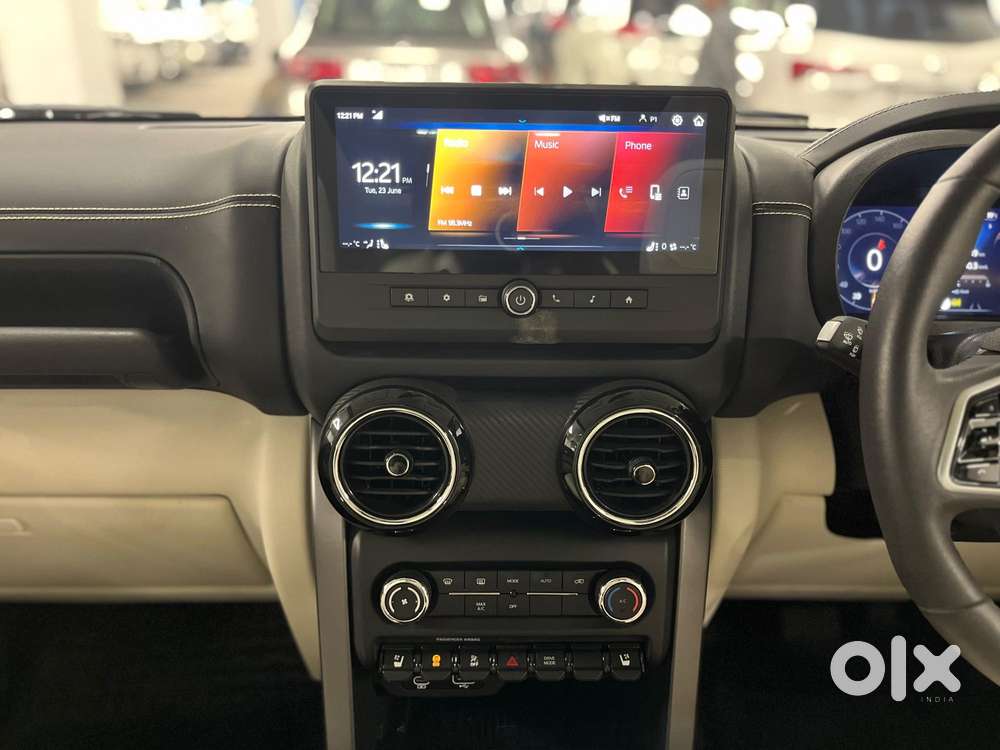 Mahindra Thar Roxx Ax7l Rwd Diesel At, 2025, Diesel
