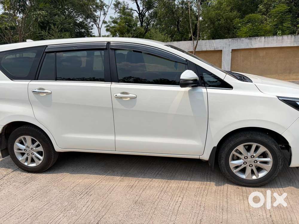 Toyota Innova Crysta 2024
