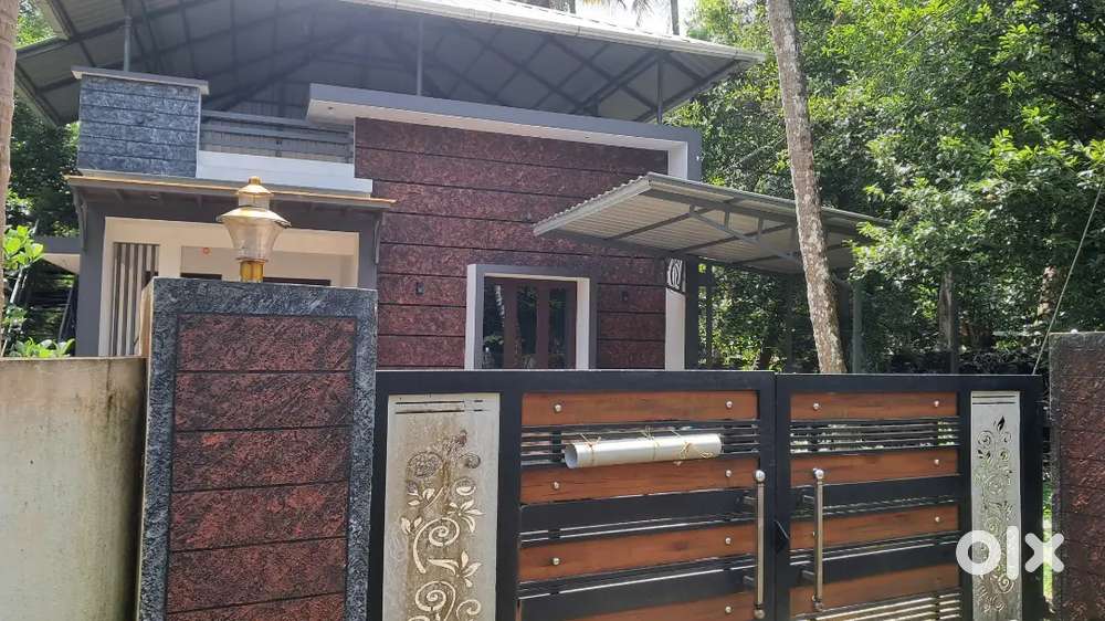 25 cent land with 2 bhk house for sale in kanjoor,near Airport,Aluva