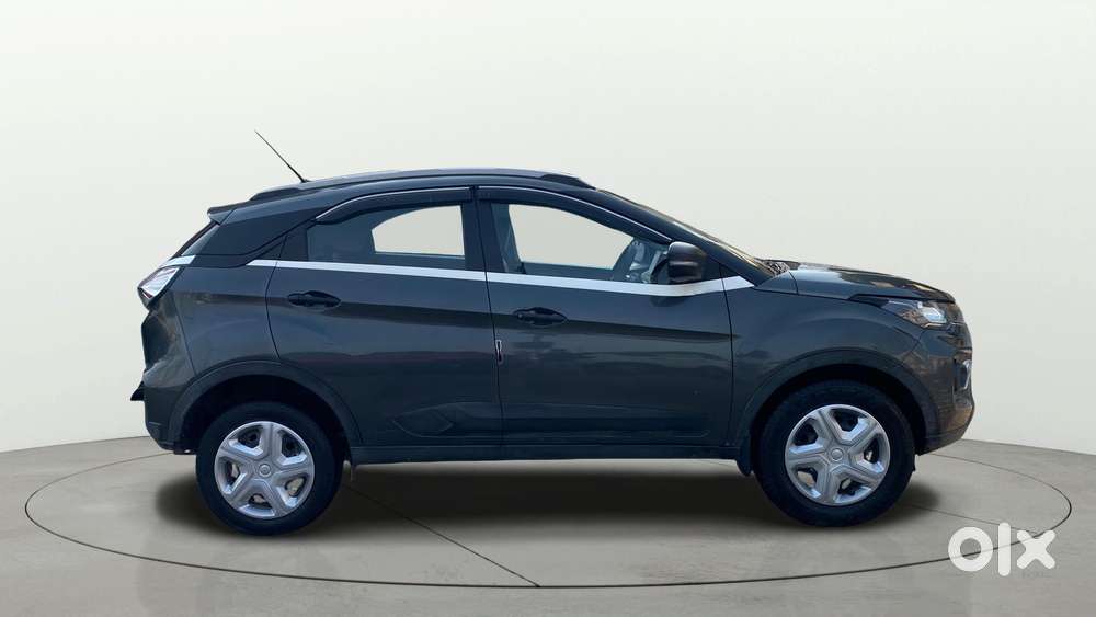 Tata Nexon 1.5 Revotorq Xma Amt (s), 2022, Petrol