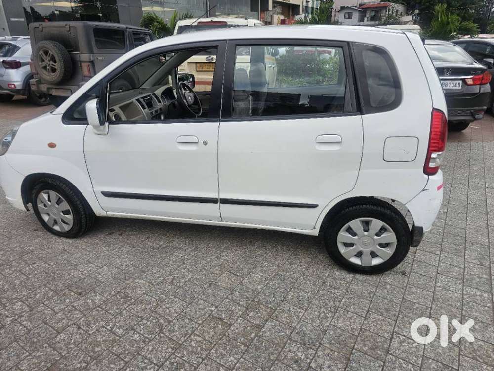 Maruti Suzuki Estilo Lxi Bs-iv, 2011, Petrol