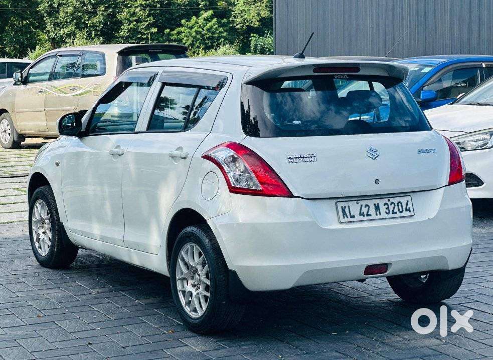 Maruti Suzuki Swift Lxi, 2016, Petrol